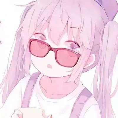 女演员表演时裙子被火焰引燃